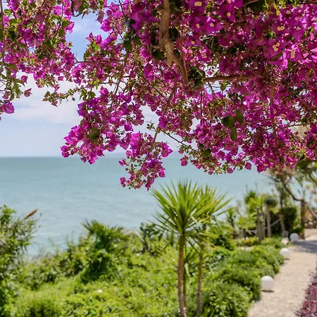 Residenze Longhi 4* 瓦斯托